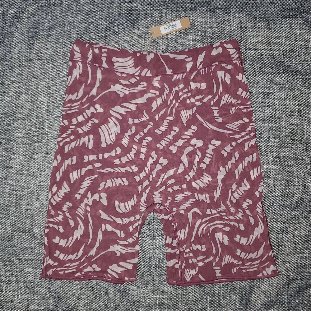 NWT SKIMS 4X Summer Mesh Mid Thigh Short RASPBERRY SWIRL